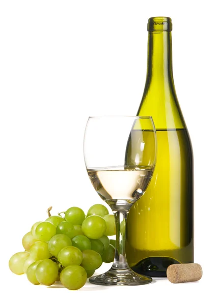 Бутылка белого вина и винограда — стоковое фото