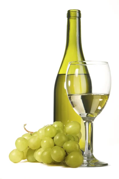 瓶白葡萄酒和葡萄 — 图库照片