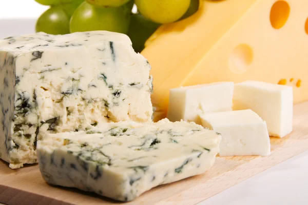 Diferentes tipos de queijo cloesup — Fotografia de Stock