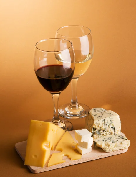 Natura morta vino e formaggio — Foto Stock