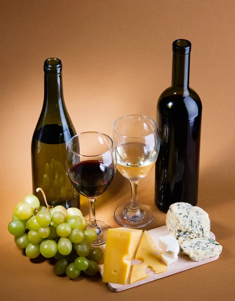 Víno a sýry zátiší — Stock fotografie