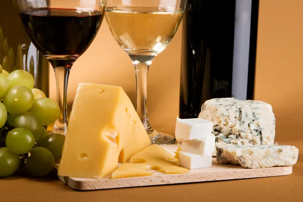 ワインとチーズのまだ生命 — ストック写真