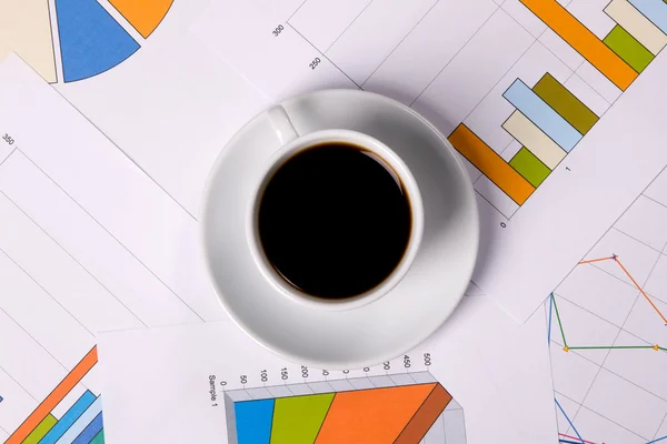 Arbete-bord med dokument och kaffe — Stockfoto