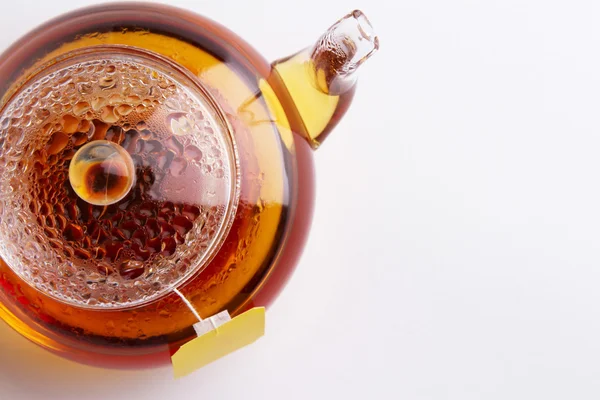 Czajnik gorącej herbaty czarnej — Zdjęcie stockowe