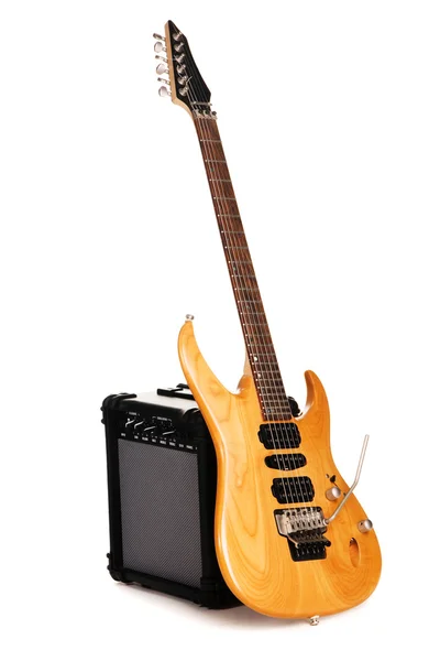 Elektro gitar amplifikatör ile — Stok fotoğraf