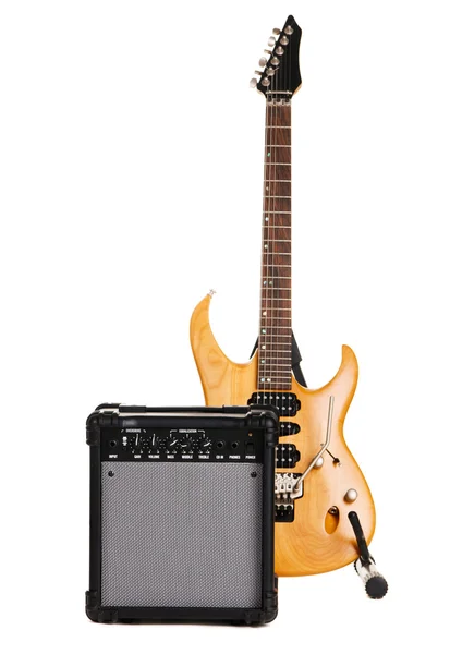 Guitarra eléctrica con amplificador — Foto de Stock