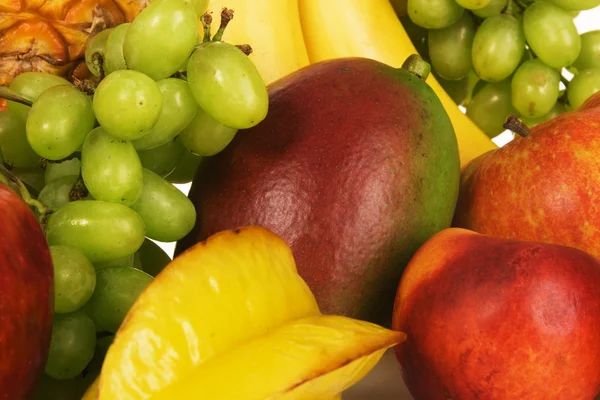 Egzotikus gyümölcsök széles választékát — Stock Fotó