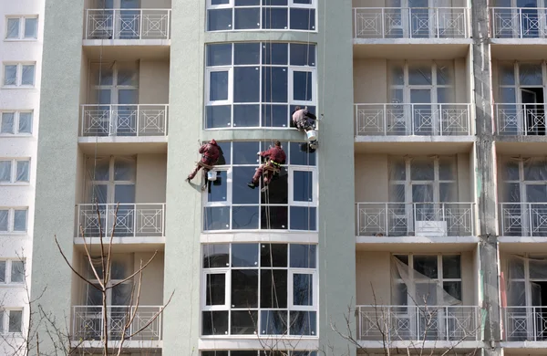 stock image Steeplejacks working on a new house