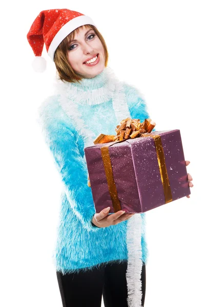 Menina festiva com presente de Natal — Fotografia de Stock