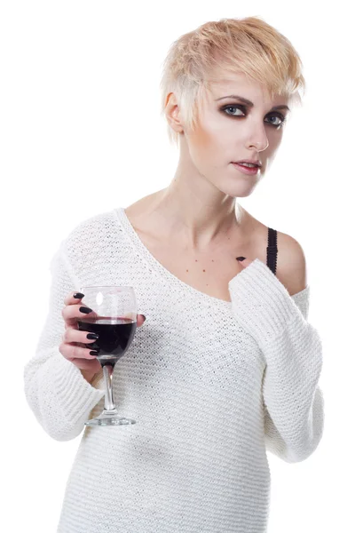 와인을 들고 있는 아름다운 여인 — 스톡 사진