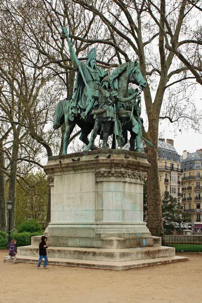 Charlemagne staty i paris — Stockfoto