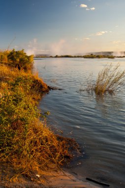 gün batımında Zambezi Nehri