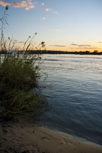Rio Zambeze ao pôr-do-sol — Fotografia de Stock