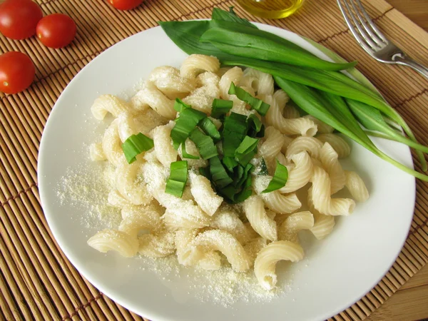 Spelt pasta with ramsons — Stock Photo, Image