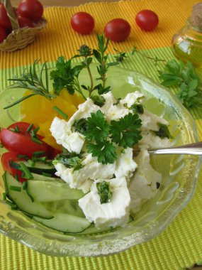 Koyun peyniri salatası