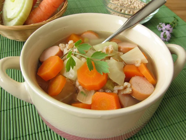Vegetable stew with spelt and sausage — Stockfoto