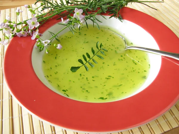 Crème soep met koekoek bloem — Stockfoto