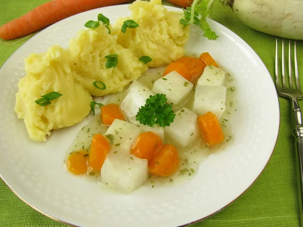 Radijs groenten met aardappelpuree — Stockfoto