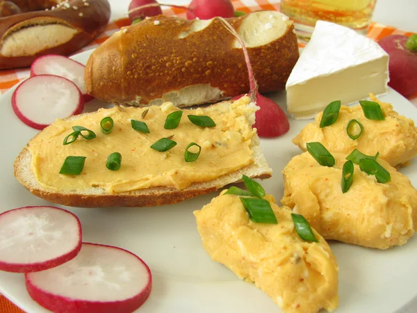 Lye roll with cheese cream — Stock Photo, Image