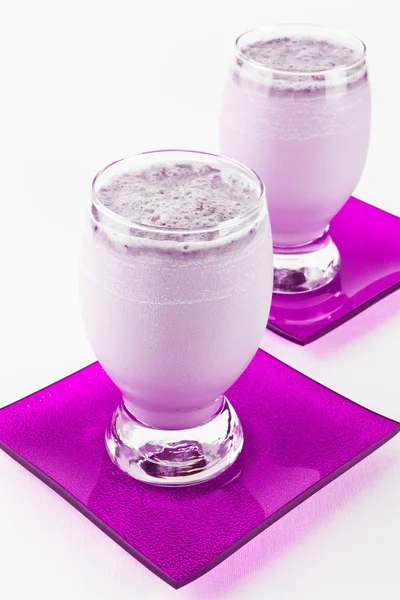 BlackBerry milkshake ya da iki yüzlü — Stok fotoğraf
