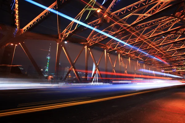 Most ve městě — Stock fotografie