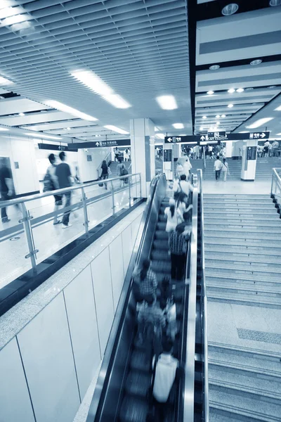Moving up escalator — Stock Photo, Image
