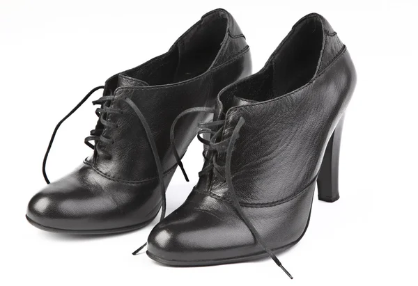 黑色女皮鞋 — 图库照片