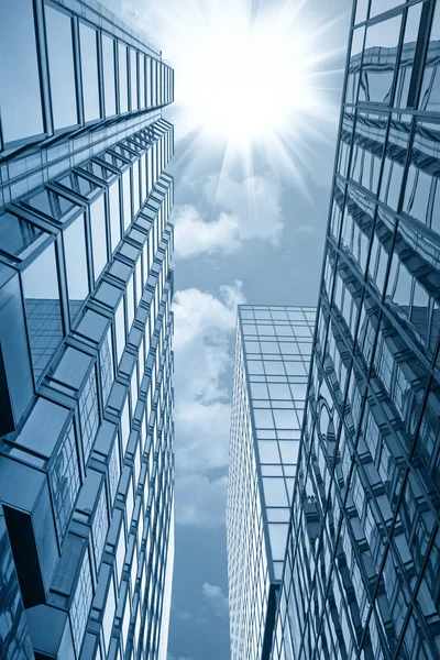 Glass building under the sun — Stock Photo, Image