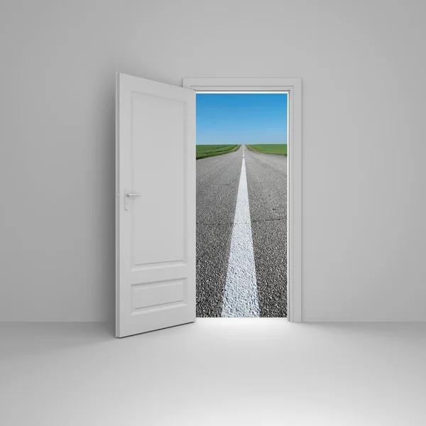 Дверь в новый путь — стоковое фото