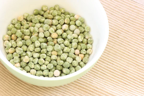 Dried green pea in a bowl — Stock Photo, Image