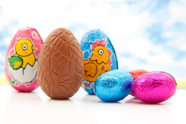 Coloridos huevos de Pascua de chocolate — Foto de Stock