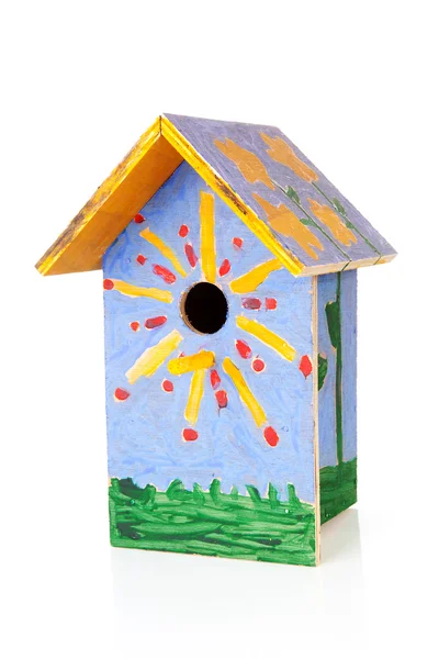 Birdhouse kolorowe, malowane przez dzieci — Zdjęcie stockowe