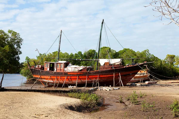 Old African boat on land — Stock Photo, Image