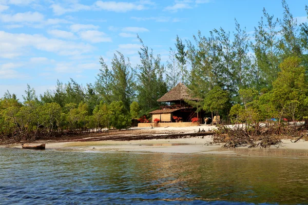 House on tropical beach — Stock Photo, Image