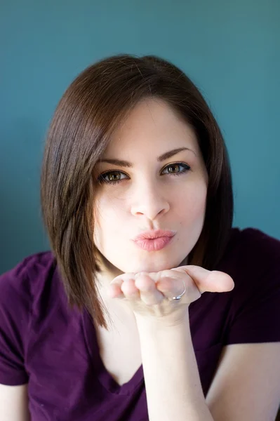 Blowing kisses — Stock Photo, Image