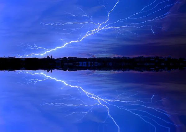 Lightnings overwater — Stock Photo, Image