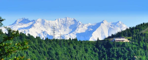 Monte Concarena visto das encostas de Guglielmo — Fotografia de Stock