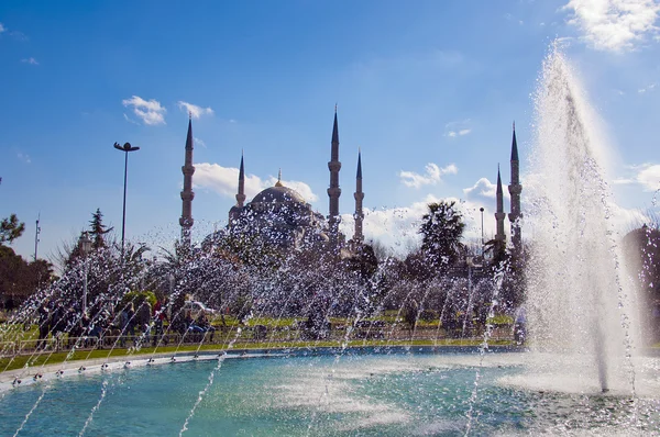 Blauwe moskee met fontein 01 — Stockfoto