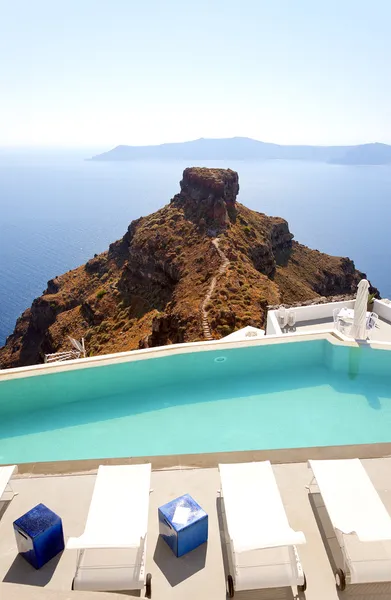 Santorini Luxus-Pool auf Skaros — Stockfoto