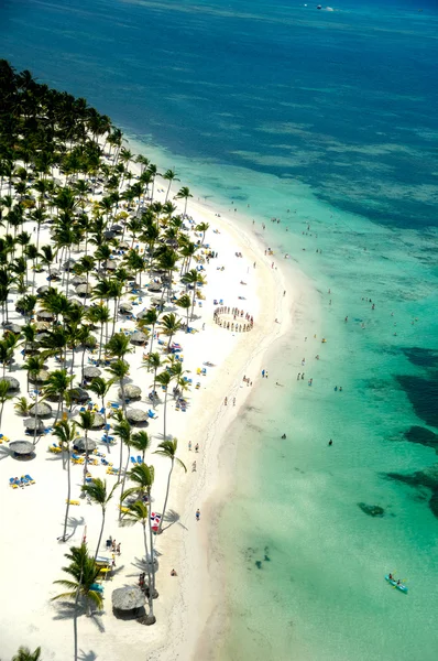 Spiaggia paradisiaca in caraibi — Foto Stock