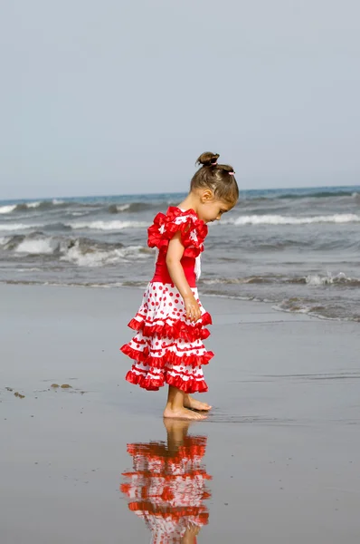 Ребенок в платье — стоковое фото