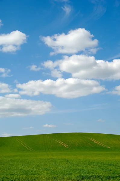 Пейзаж и облака — стоковое фото