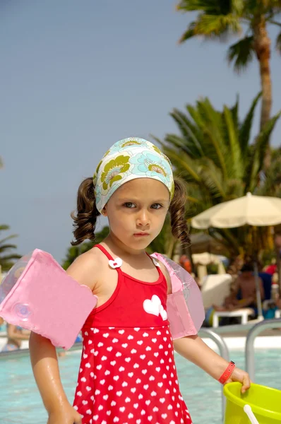 Child by pool — Stock Photo, Image