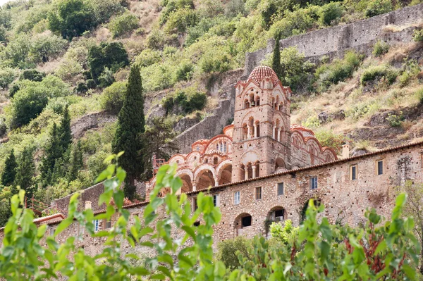Church in Greek Byzantine town Mystras — Stock Photo, Image