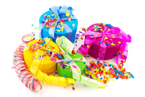 Presentes coloridos com confete — Fotografia de Stock