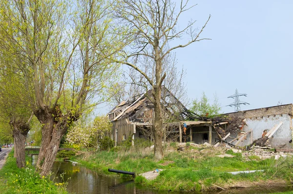 hasarlı evi