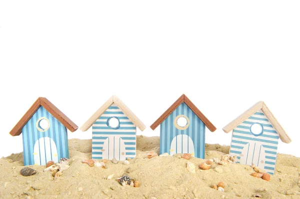 Fila casas de praia para férias — Fotografia de Stock