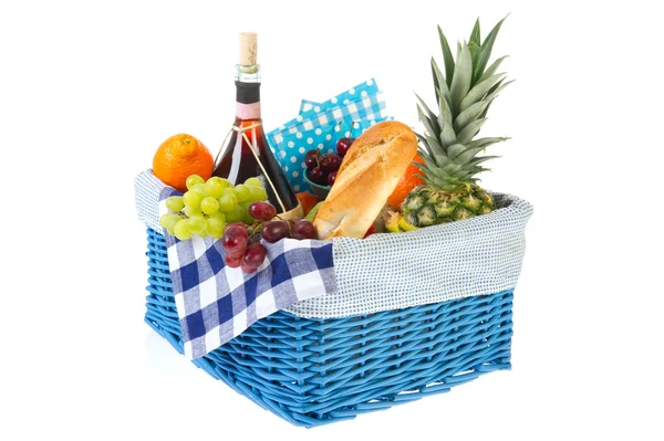 Cesta de picnic con comida saludable — Foto de Stock