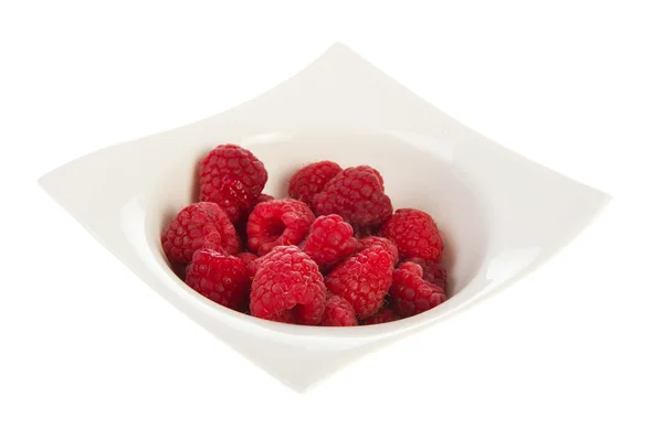 나무 딸기과 흰색 그릇 — 스톡 사진
