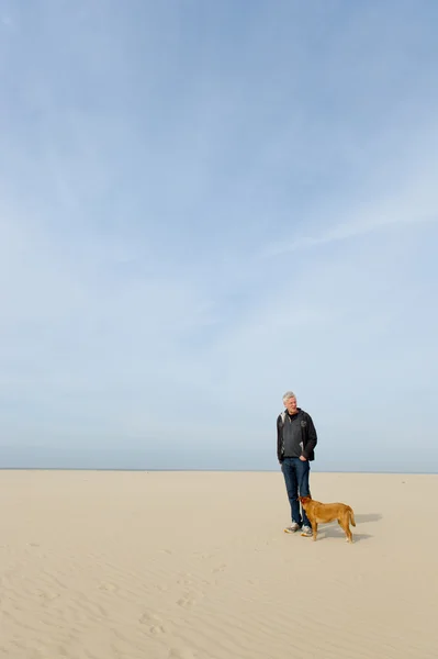 Homme à la plage — Photo